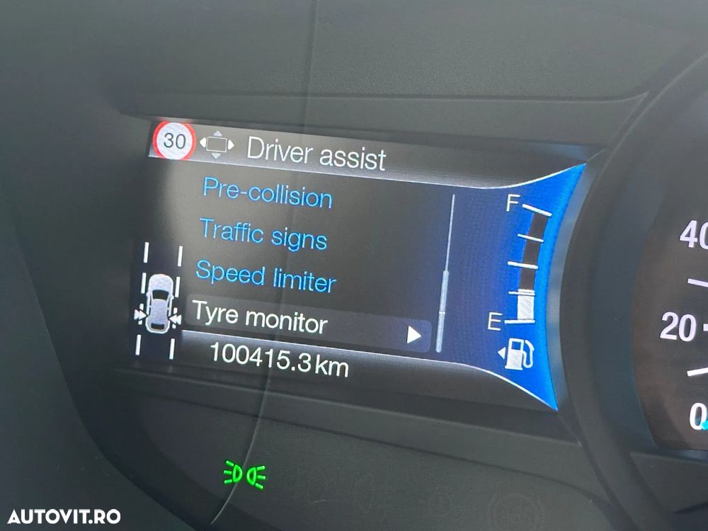 Ford Mondeo 2.0 HEV Titanium - 36