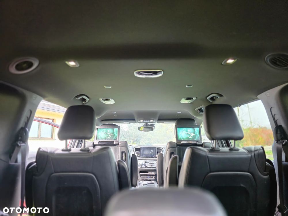 Chrysler Pacifica - 33