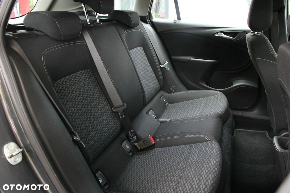 Opel Astra 1.4 T Dynamic - 12