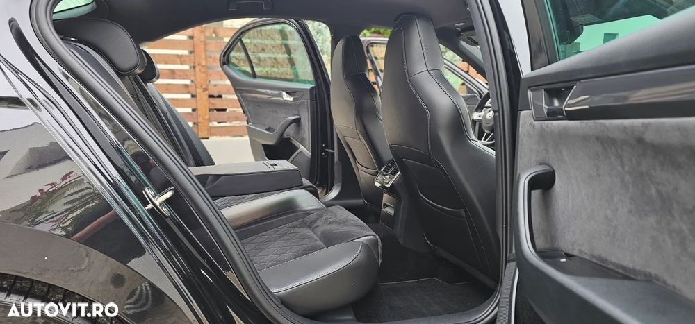 Skoda Superb 2.0 TDI DSG Sportline - 9
