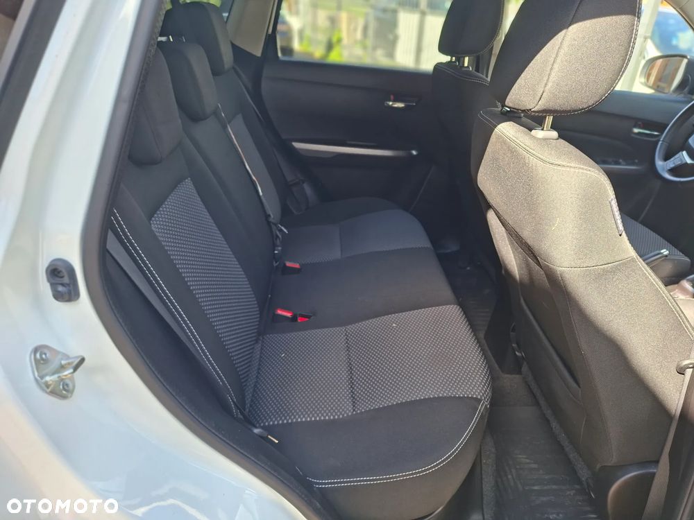 Suzuki Vitara - 10