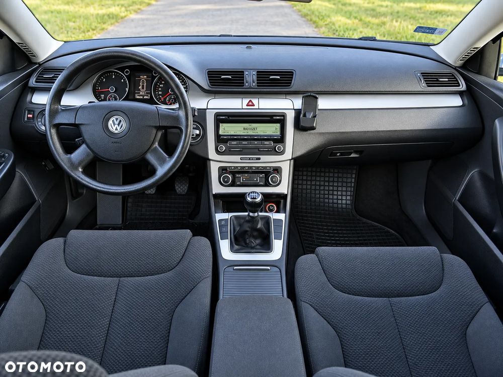Volkswagen Passat 2.0 TDI DPF BlueMotion Technology Comfortline - 27