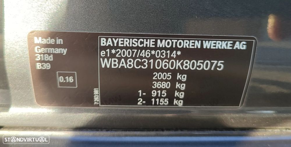 BMW 318 d Sport Line - 12