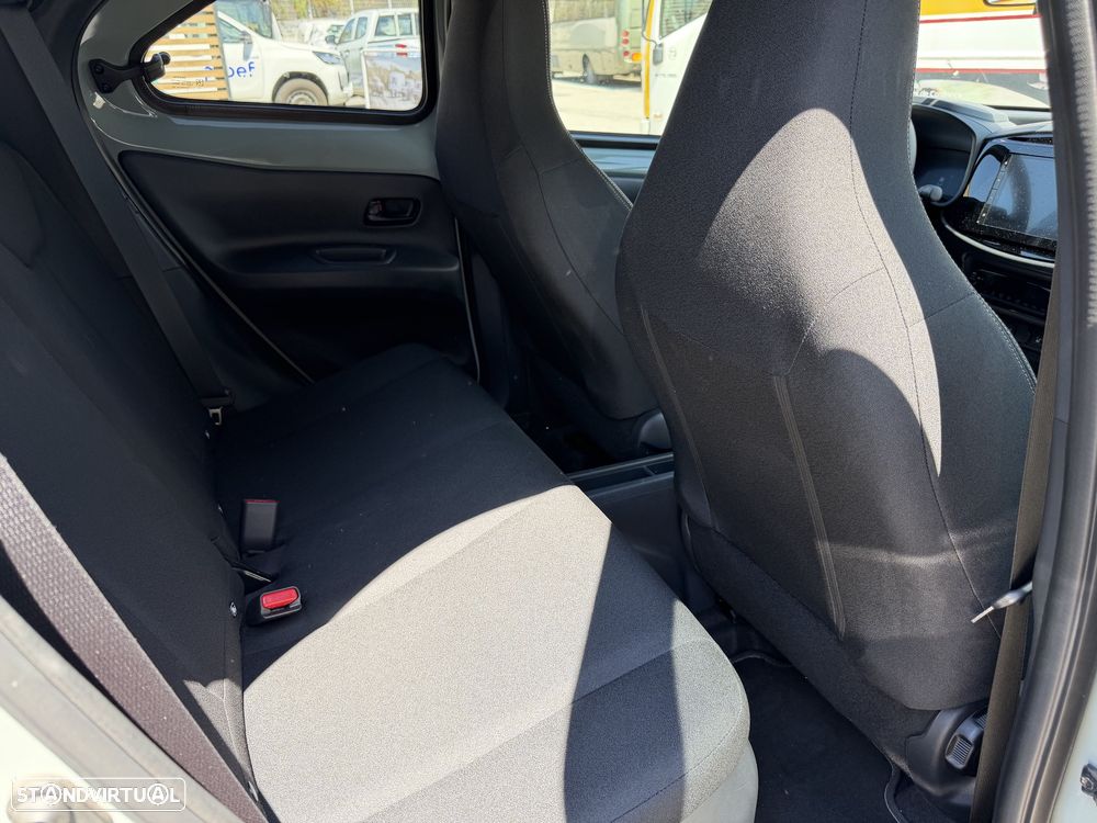 Toyota Aygo X 1.0 Envy CVT - 7