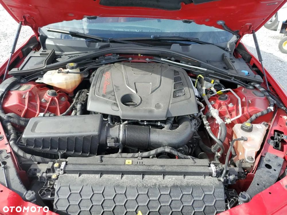 Alfa Romeo Giulia 2.0 Turbo 16V AT8-Q4 Ti - 11