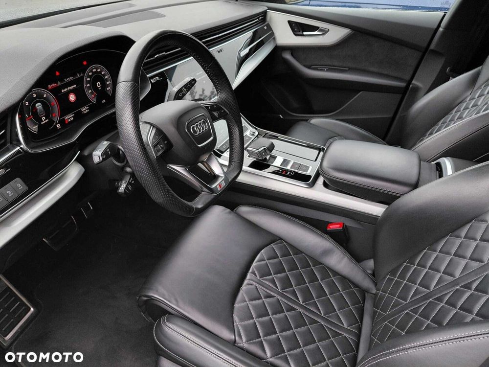 Audi Q8 - 10