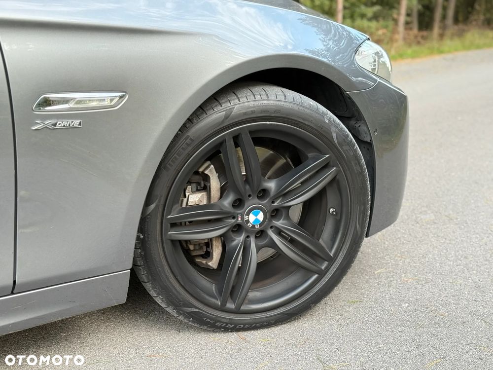 BMW Seria 5 550i - 7