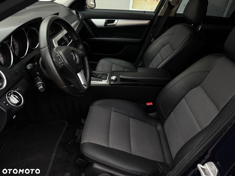 Mercedes-Benz Klasa C 220 CDI DPF Automatik Avantgarde - 24