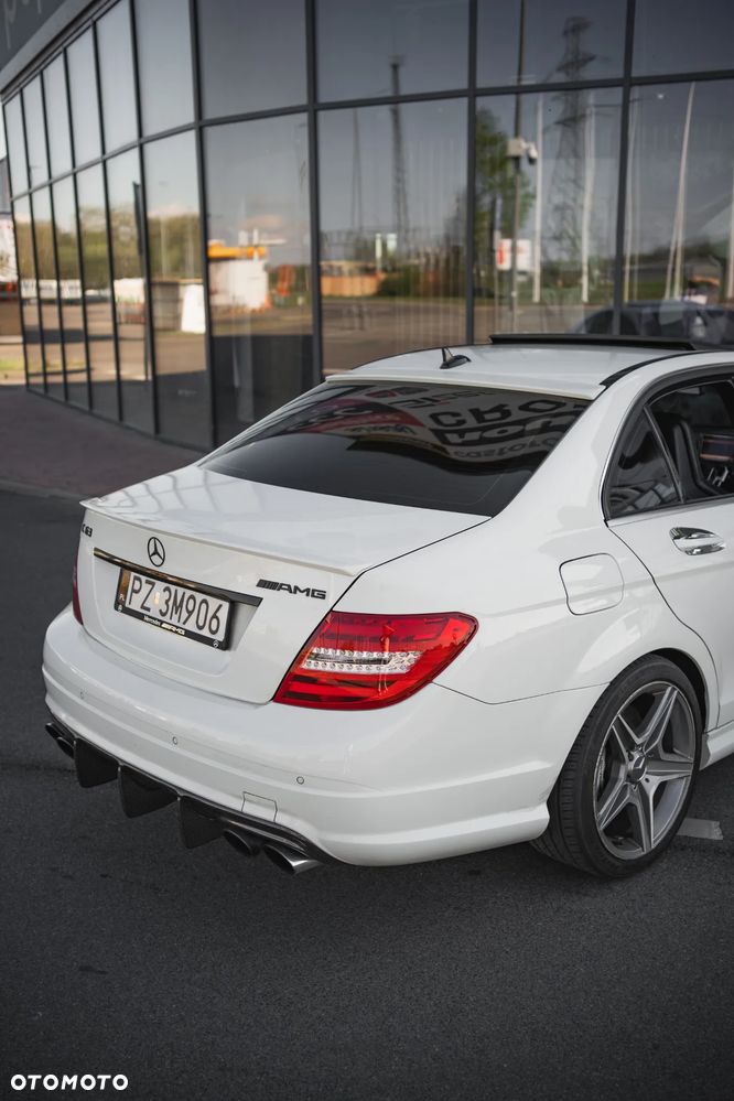 Mercedes-Benz Klasa C 63 AMG - 11