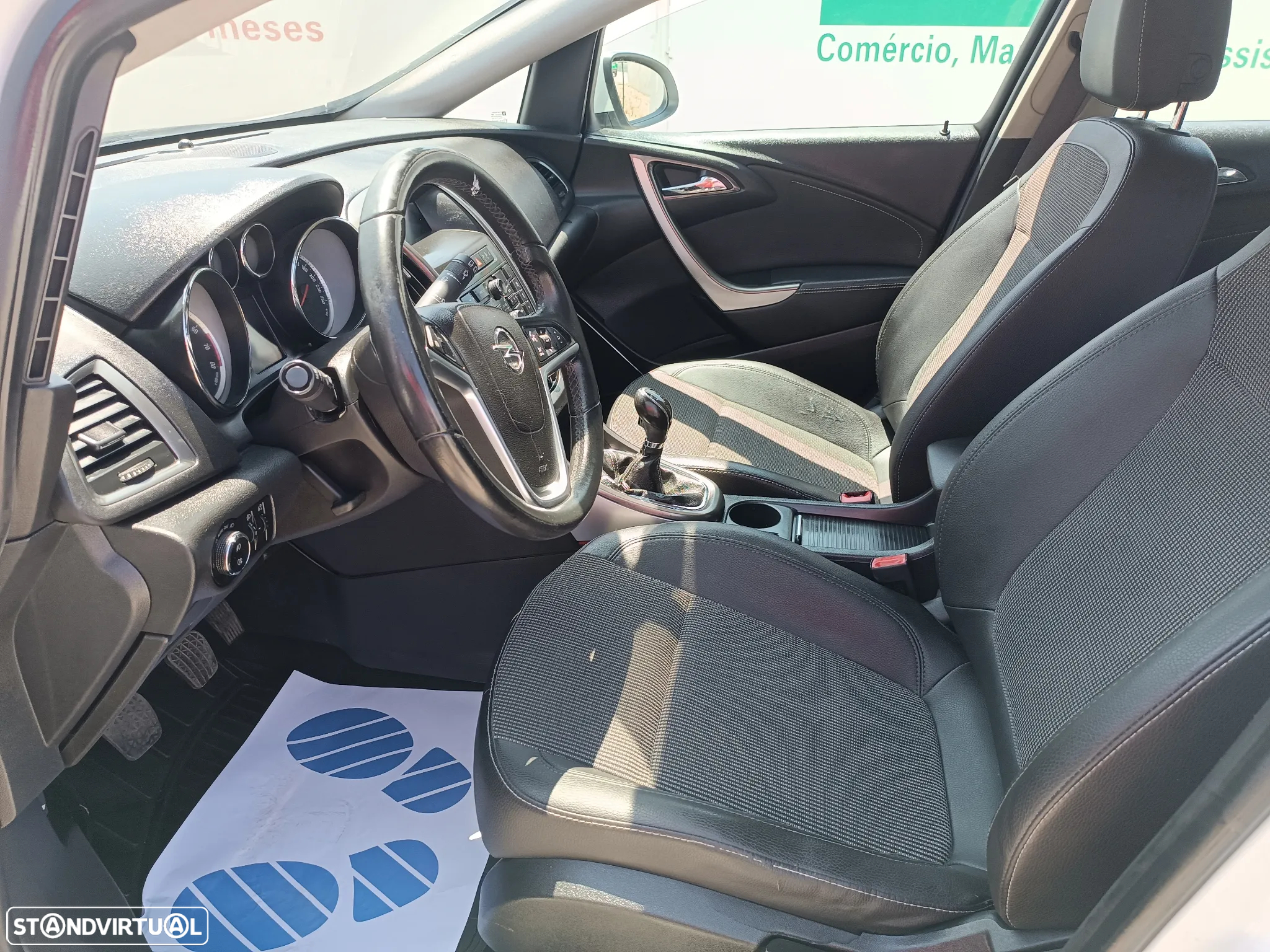 Opel Astra 1.4 T Cosmo S/S - 14