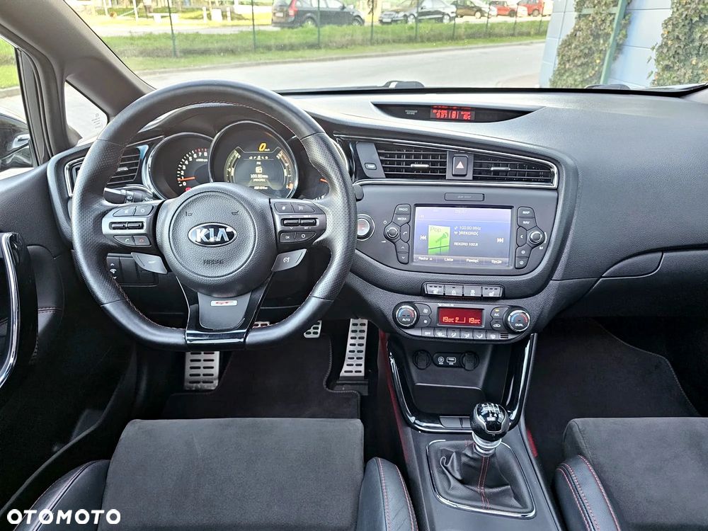 Kia Ceed 1.6 T-GDI GT - 24