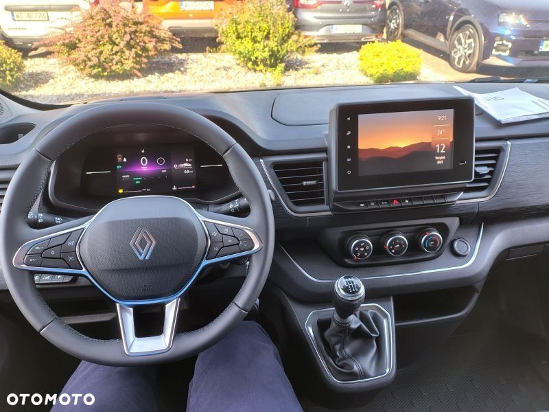 Renault Trafic - 12