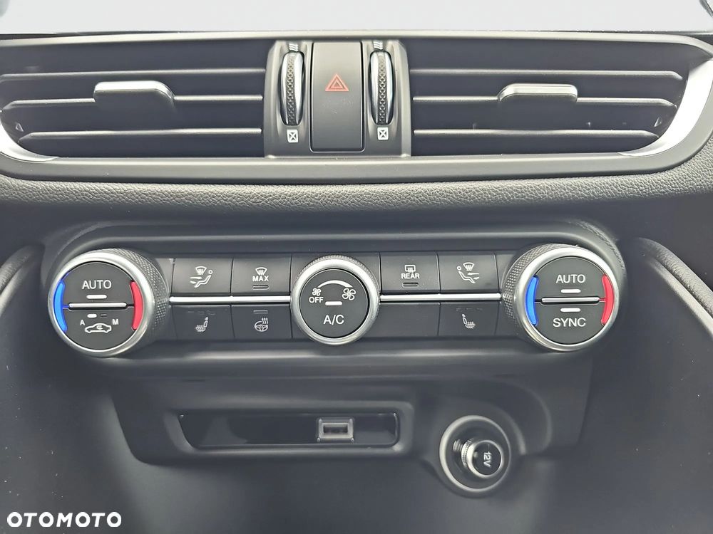 Alfa Romeo Giulia 2.0 Turbo Veloce Q4 - 16