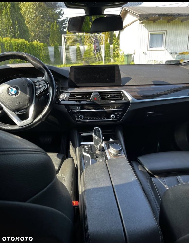 BMW Seria 5 530i xDrive Sport Line - 12