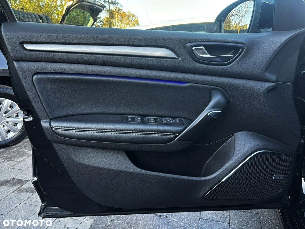 Renault Megane ENERGY TCe 130 BOSE EDITION - 9