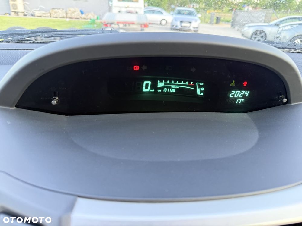 Toyota Yaris 1.3 VVT-i Cool - 24