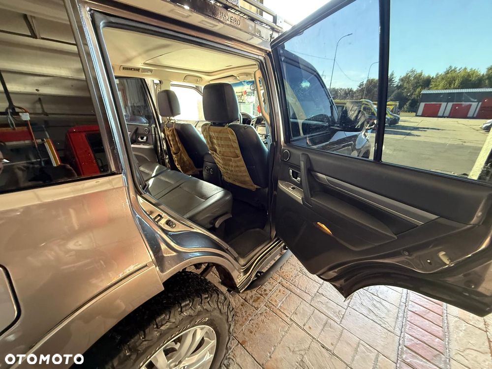 Mitsubishi Pajero - 27