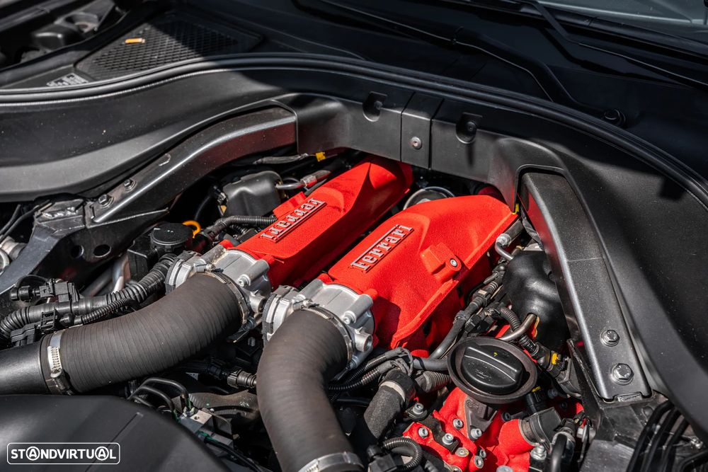 Ferrari Portofino 3.9 Twin-Turbo V8 - 12