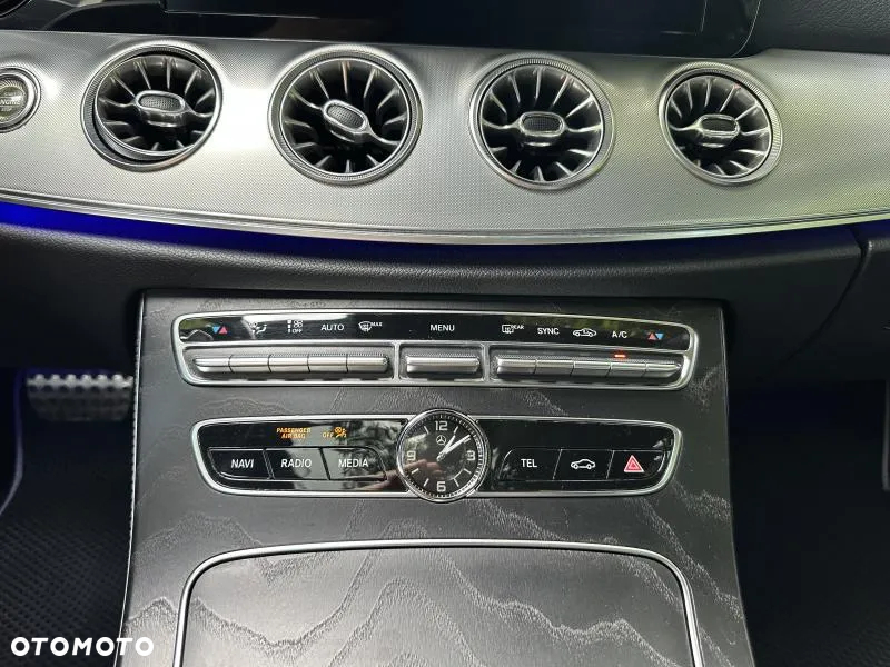 Mercedes-Benz Klasa E 220 d Coupe 4-Matic 9G-TRONIC - 10