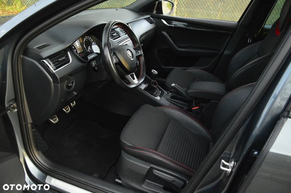 Skoda Octavia 2.0 TDI RS - 24