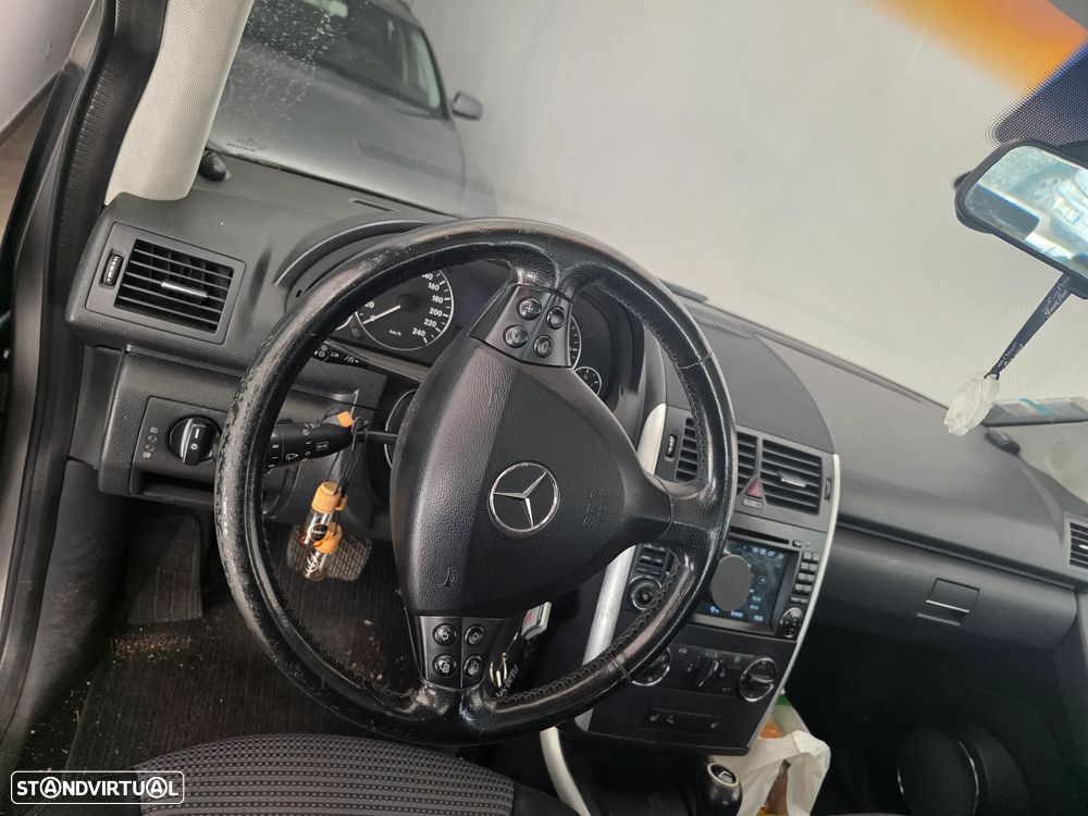 Mercedes-Benz A 200 - 8