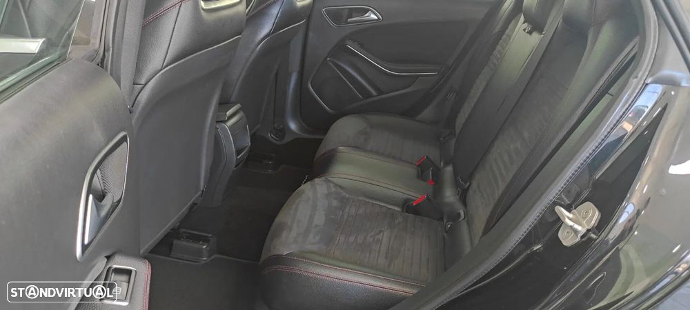 Mercedes-Benz CLA 180 d Shooting Brake AMG Line - 19