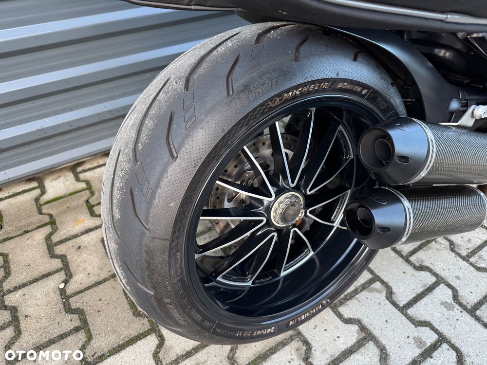 Ducati Diavel - 24
