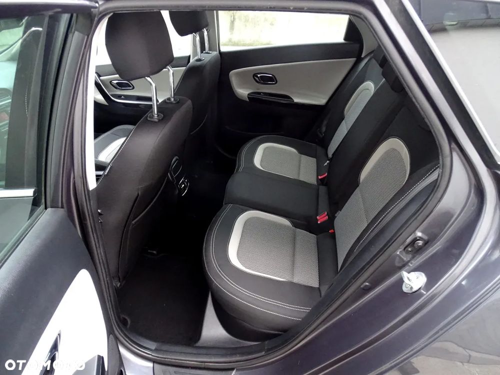 Kia Ceed - 13