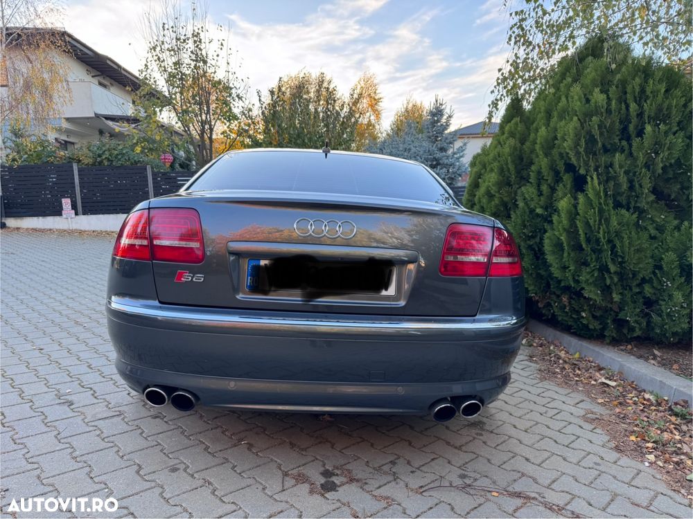 Audi S8 - 4