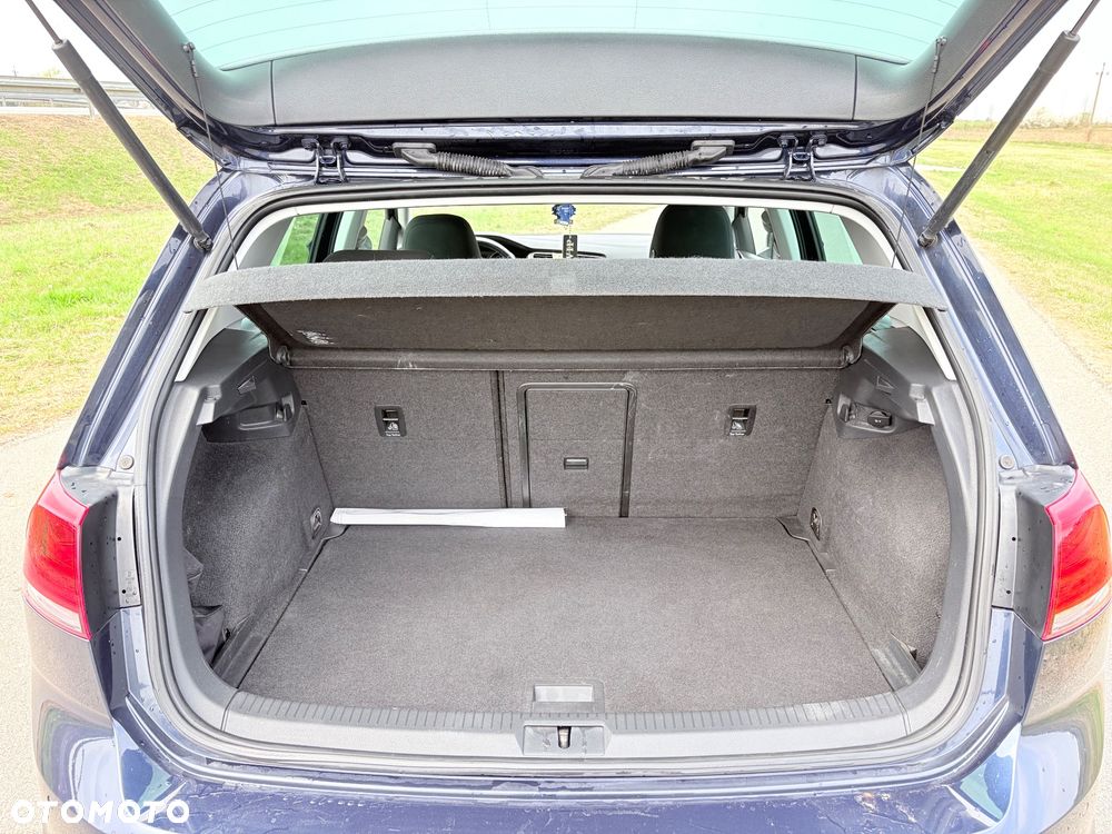 Volkswagen Golf - 11
