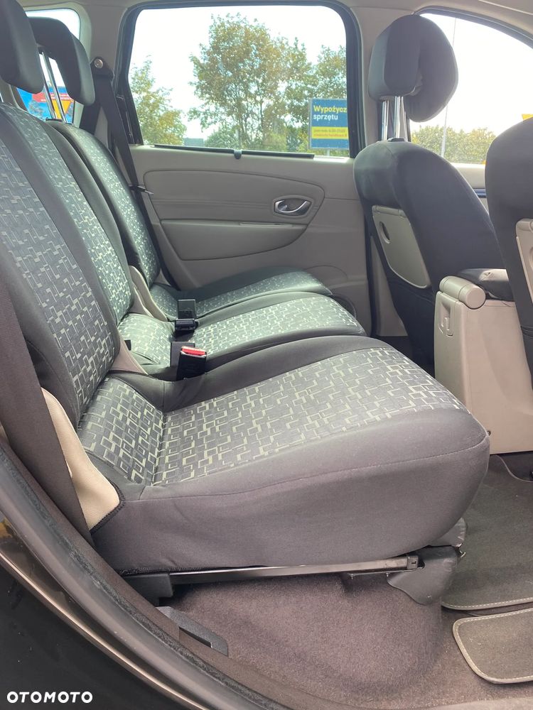 Renault Grand Scenic Gr 1.9 dCi Privilege Euro5 - 21