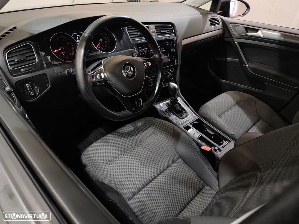 VW Golf 1.0 TSI Confortline DSG - 11