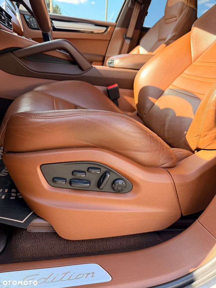 Porsche Cayenne E-Hybrid Platinum Edition - 18