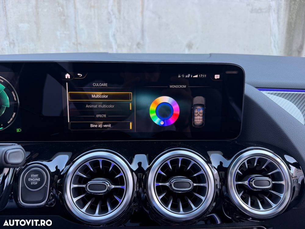 Mercedes-Benz GLA - 27