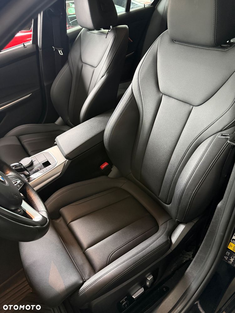 BMW Seria 3 330i Luxury Line sport - 14