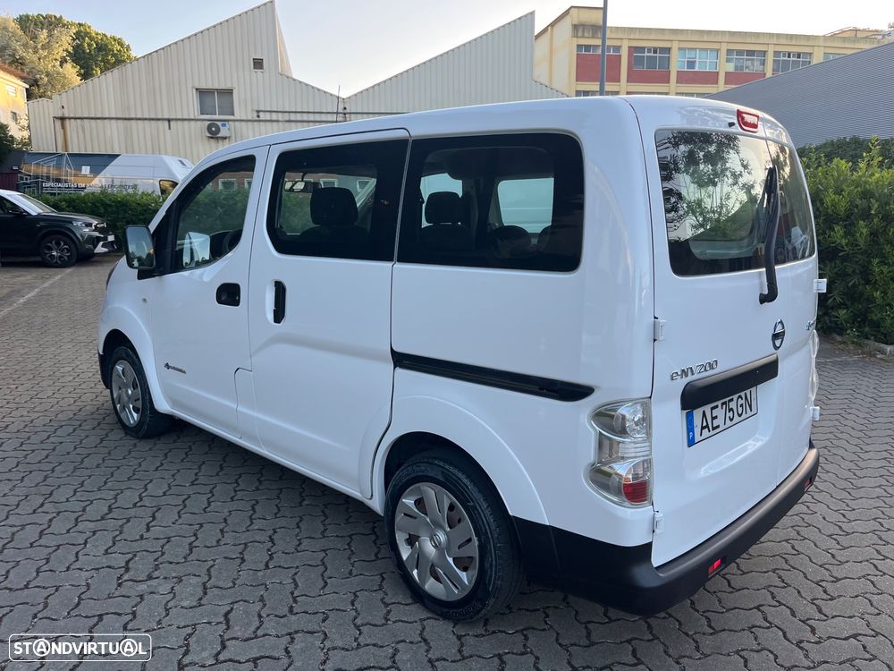 Nissan NV200 Combi - 17