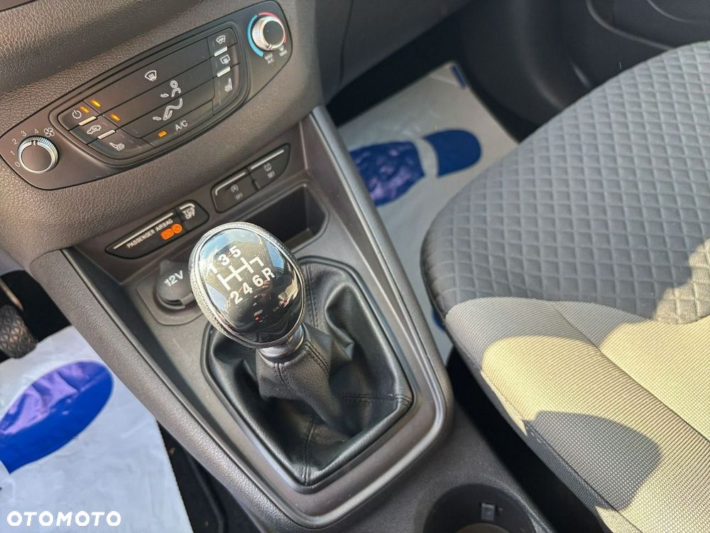 Ford Tourneo Courier - 14