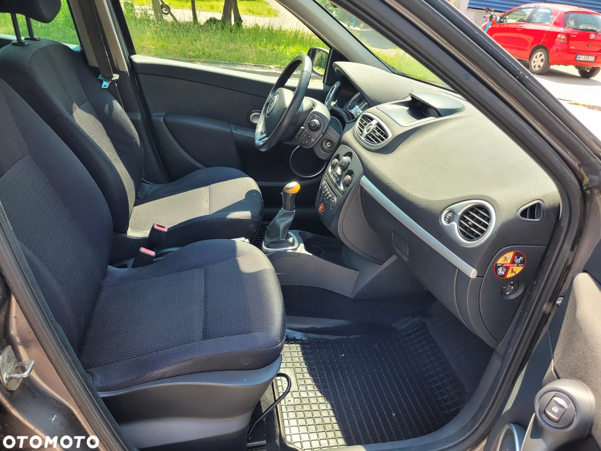 Renault Clio - 15