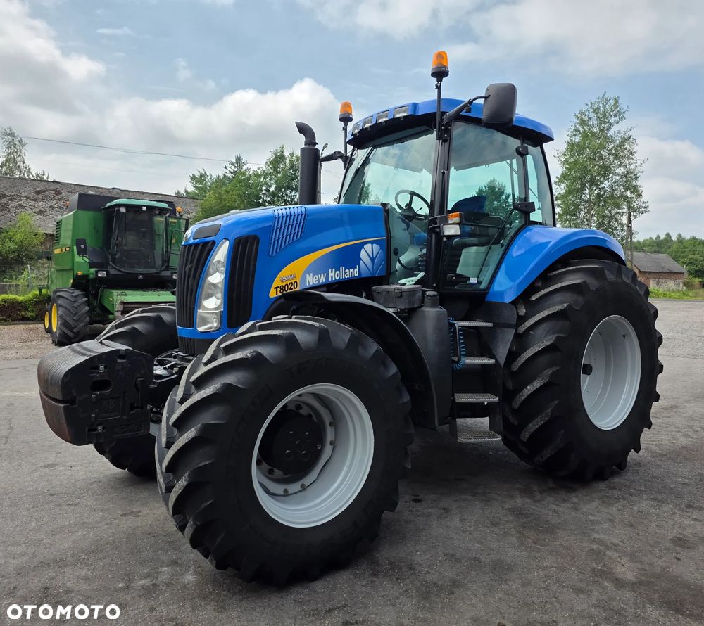 New Holland T8020 - 19