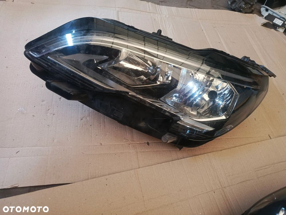 9810478080 LAMPA PRZEDNIA LEWA 3008 5008 II - 2