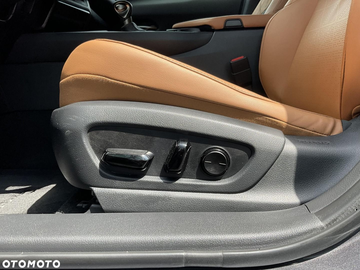 Lexus UX - 14