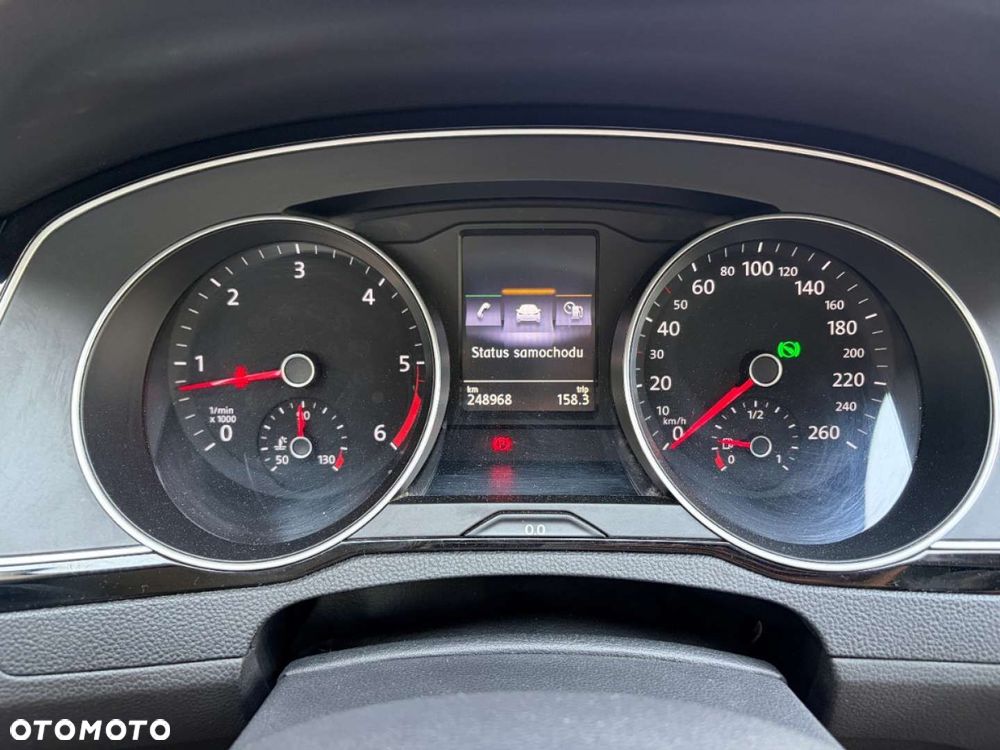 Volkswagen Passat Variant 2.0 TDI SCR DSG BlueMotion Comfortline - 10
