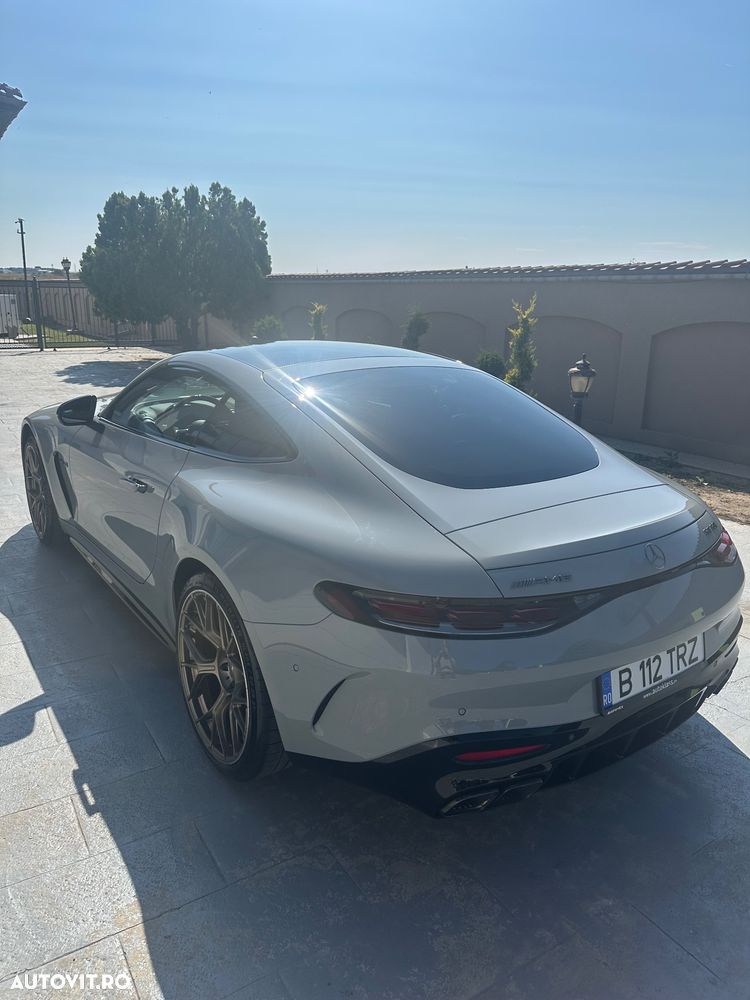 Mercedes-Benz AMG GT R - 4