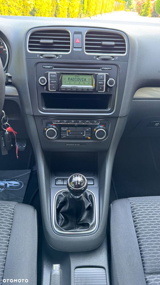 Volkswagen Golf 1.6 Comfortline - 32
