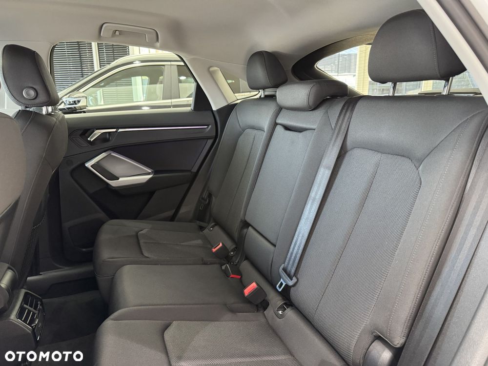 Audi Q3 Sportback - 13