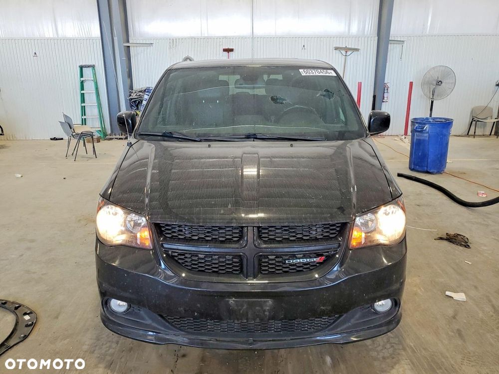 Dodge Grand Caravan 3.6 R/T - 19
