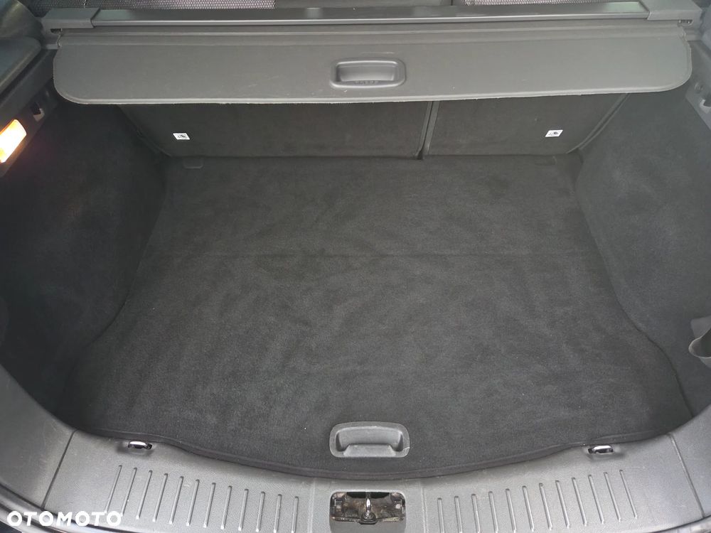 Ford Kuga 2.0 TDCi 2x4 Champions Edition - 9