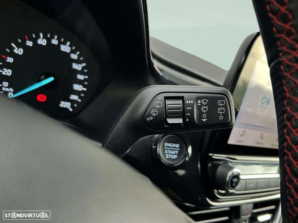 Ford Fiesta 1.0 EcoBoost ST-Line - 32