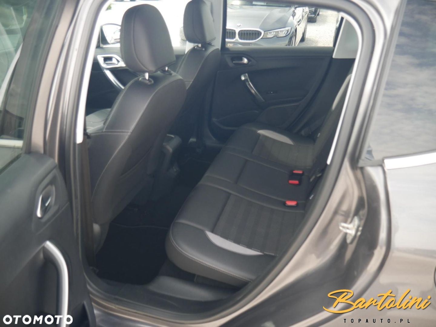Peugeot 2008 - 11