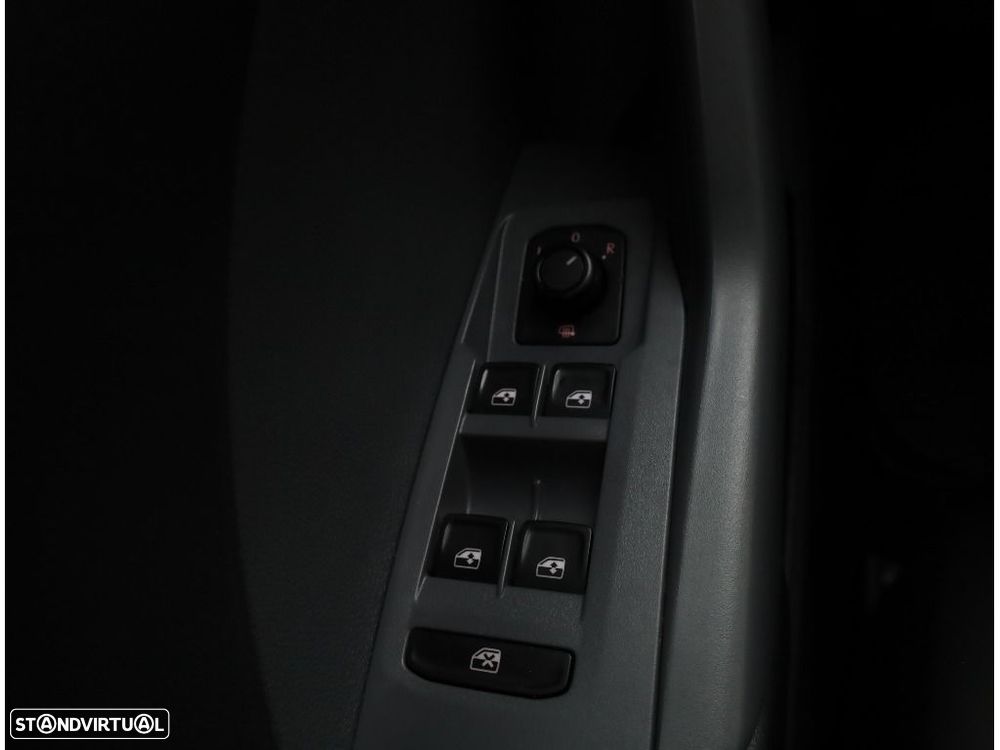 VW T-Cross 1.0 TSI Life DSG - 37